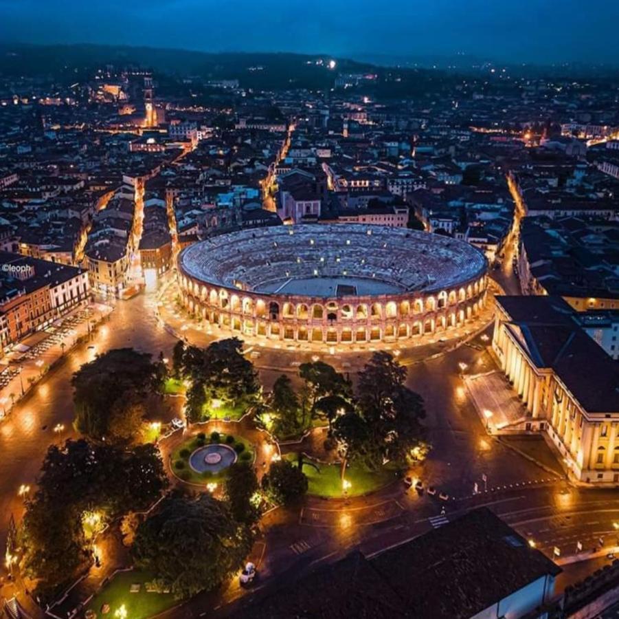 Appartamento Vicino Al Centro Adigeo E Fiera Verona Bagian luar foto